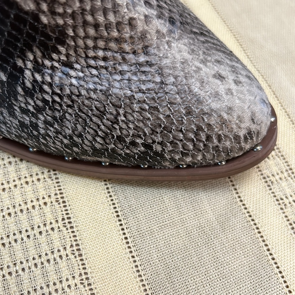 Very G Booties - Picture 5 of 6